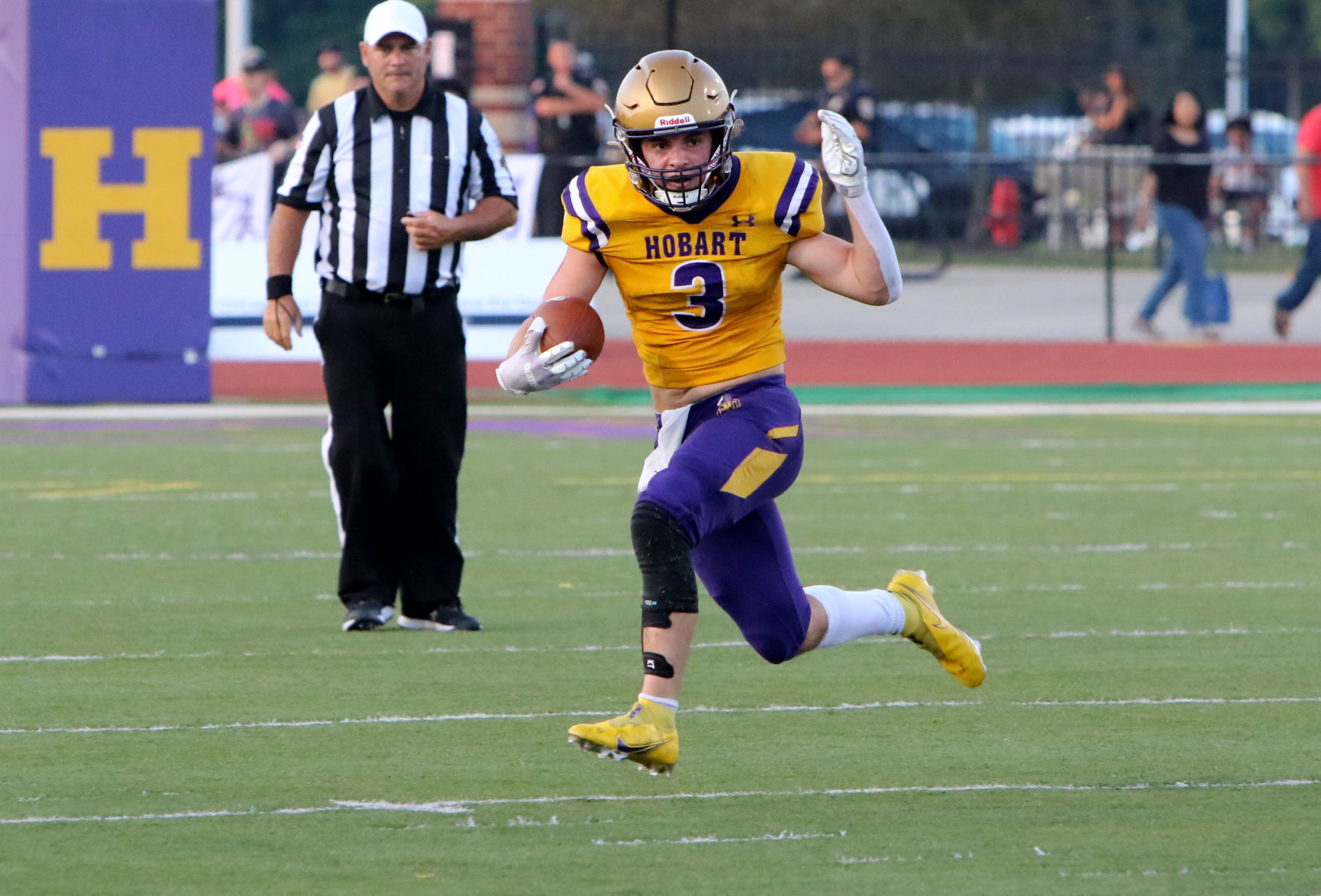 Chesterton/Hobart, Football